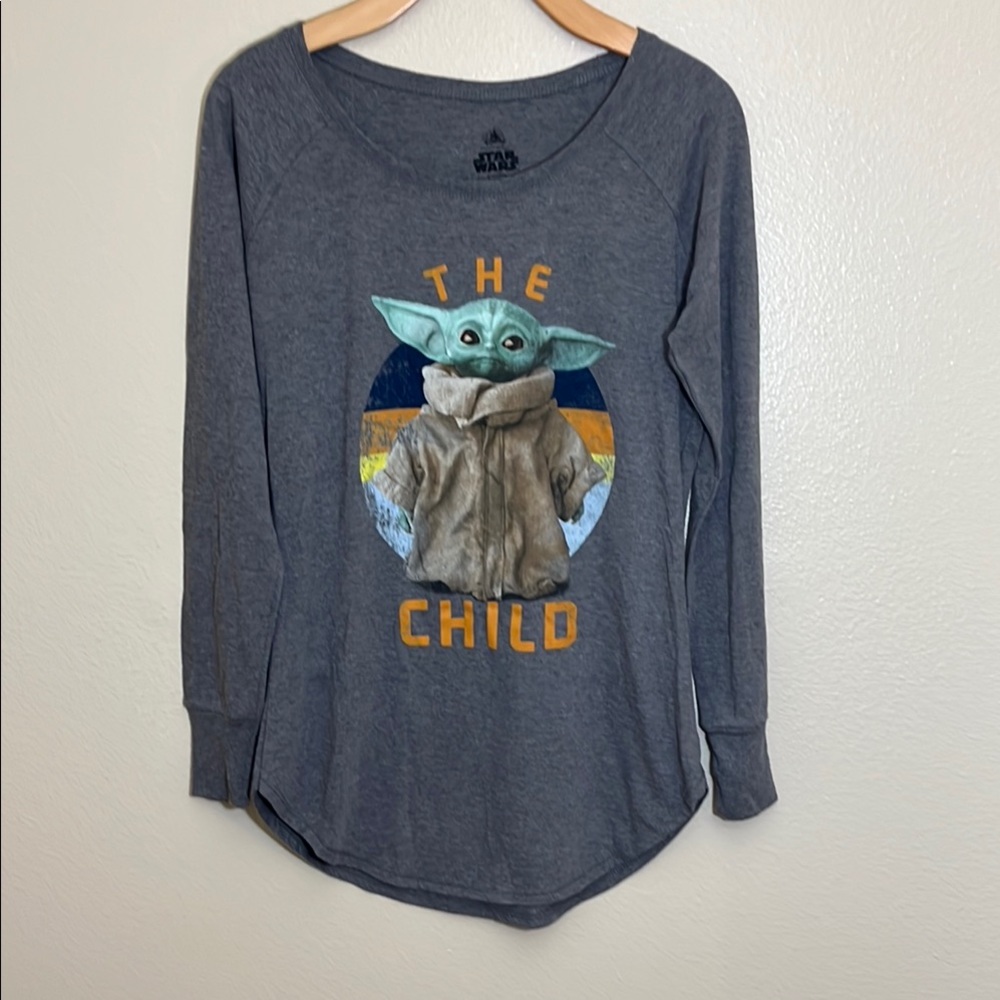 Star Wars The Child Graphic Design Gray Long Sleeve Tee